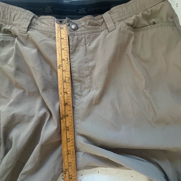 Zero Exposure Travel Series Cargo Pants Men’s 38x30 Beige Hiking Stretch - Picture 6 of 8